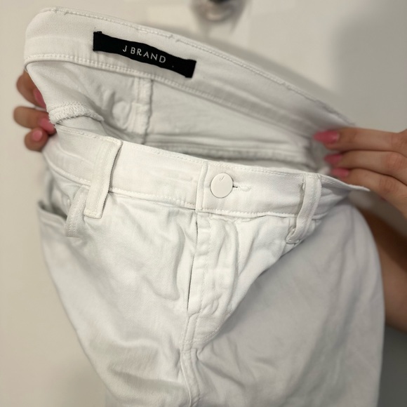 J Brand White skinny jeans for sale. - Picture 3 of 4